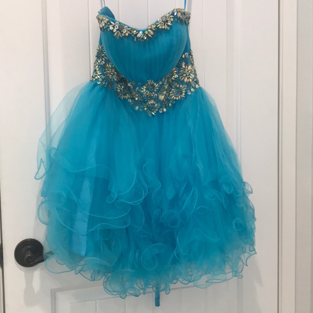 Gorgeous party dress!